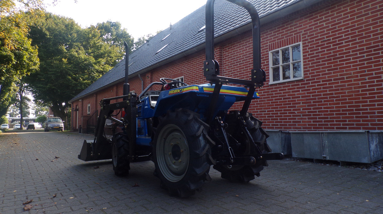 Iseki TU160 mit Frontlader ab 125 € pro Monat.